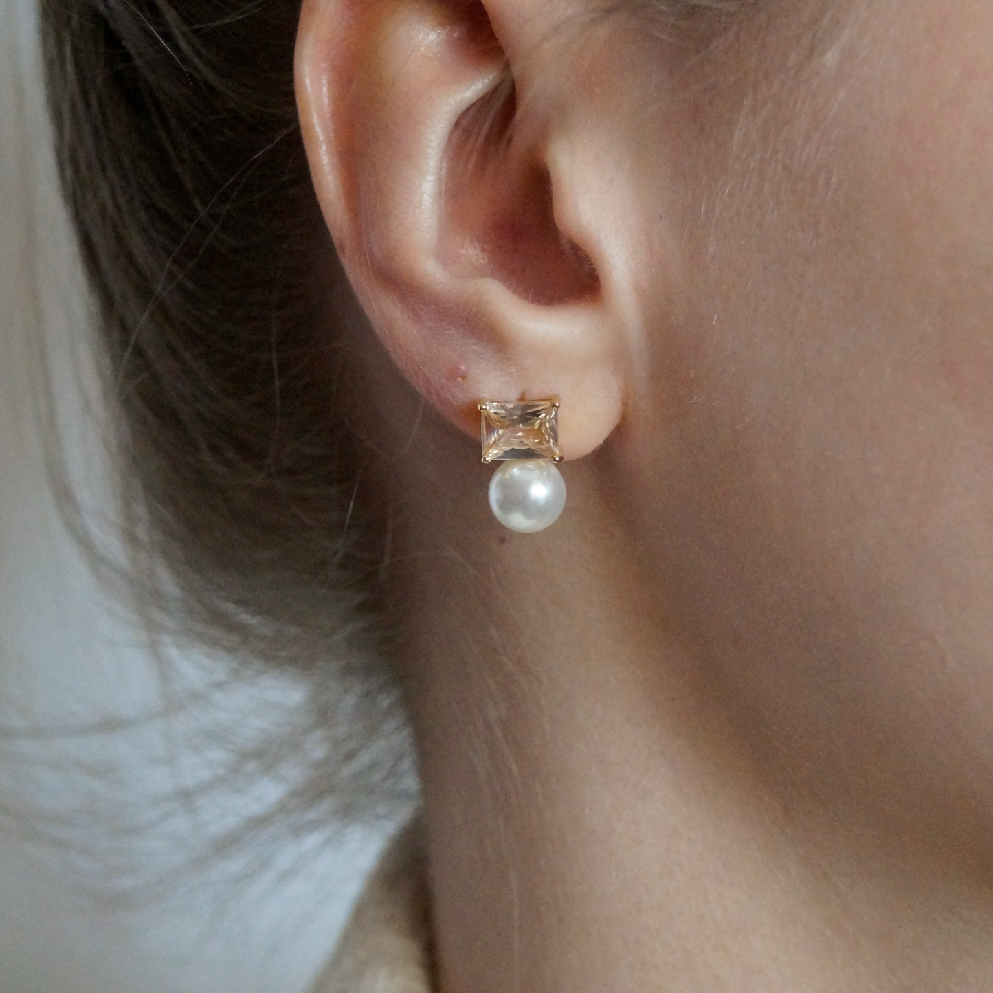 Naušnice od srebra 925, uz 18K pozlatu - sa perlama i cirkonima nježno roza boje